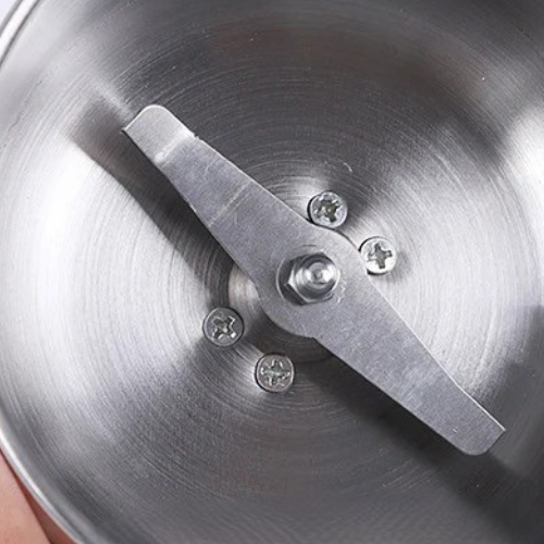 Hachoir électrique compact InoxPro détail des lames en inox