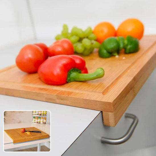 Planche à découper bois avec le rebord.