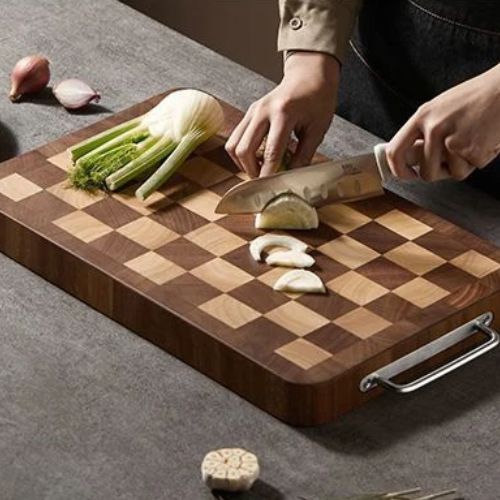 planche-a-decouper-en-bois-ail
