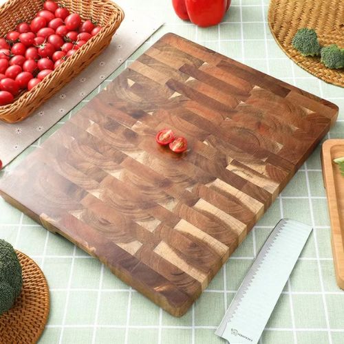 planche-a-decouper-en-bois-cerise tomate