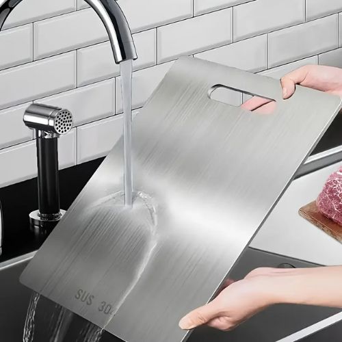 planche-a-decouper-en-titane-eau