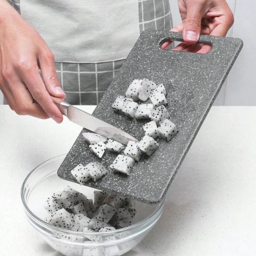 planche-a-decouper-plastique-cubes