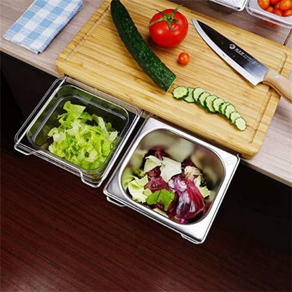 planche à découper en bois avec concombre