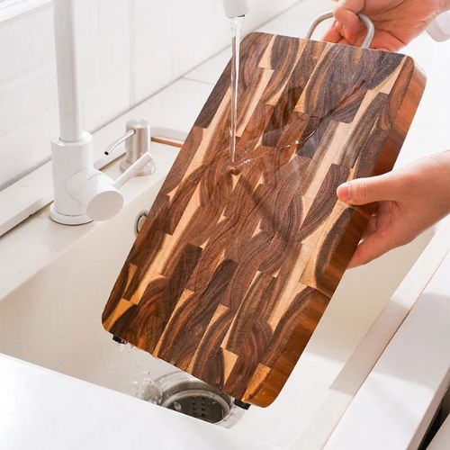 Planche bois a decouper acacia avec poignée ergonomique