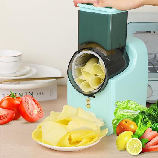 Râpe à légumes électrique ChefRapide en action
