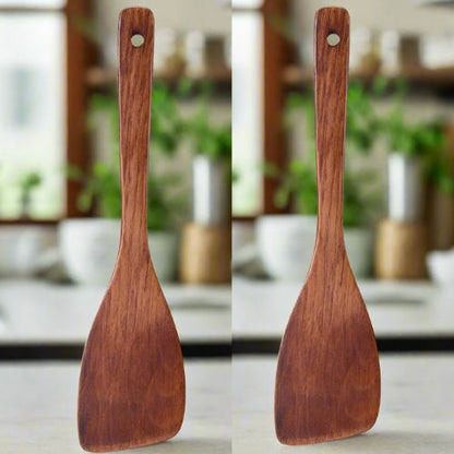 Lot de deux spatules en bois.